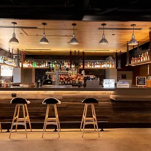Hotel Moxy Downtown